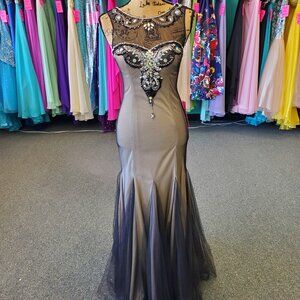 Yara Private Label Black/Champagne Size 4 Prom Formal Evening Gown